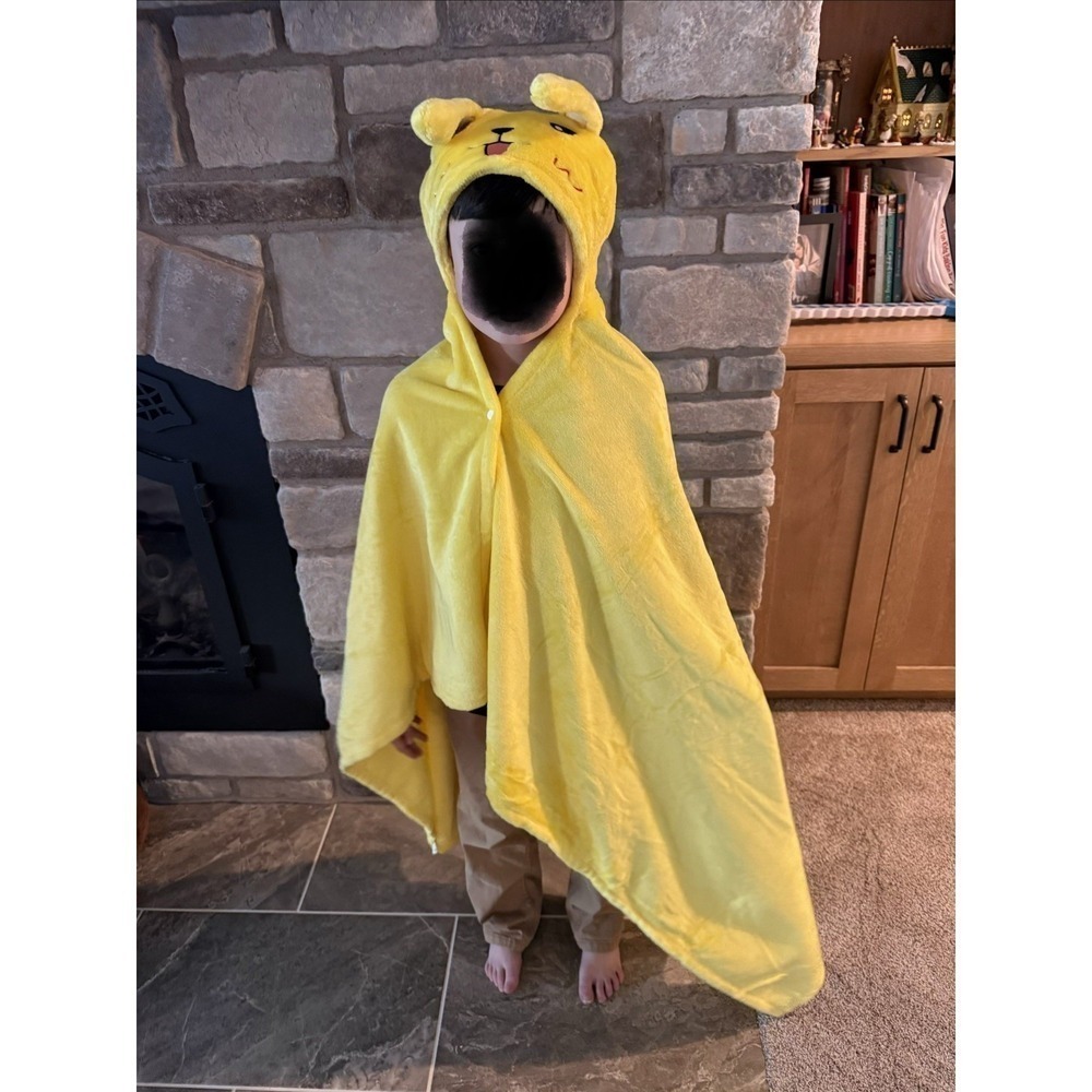 Pikachu Pokemon Kids Wearable Blanket Hooded Snap Cozy Super Soft 39 x 50" New